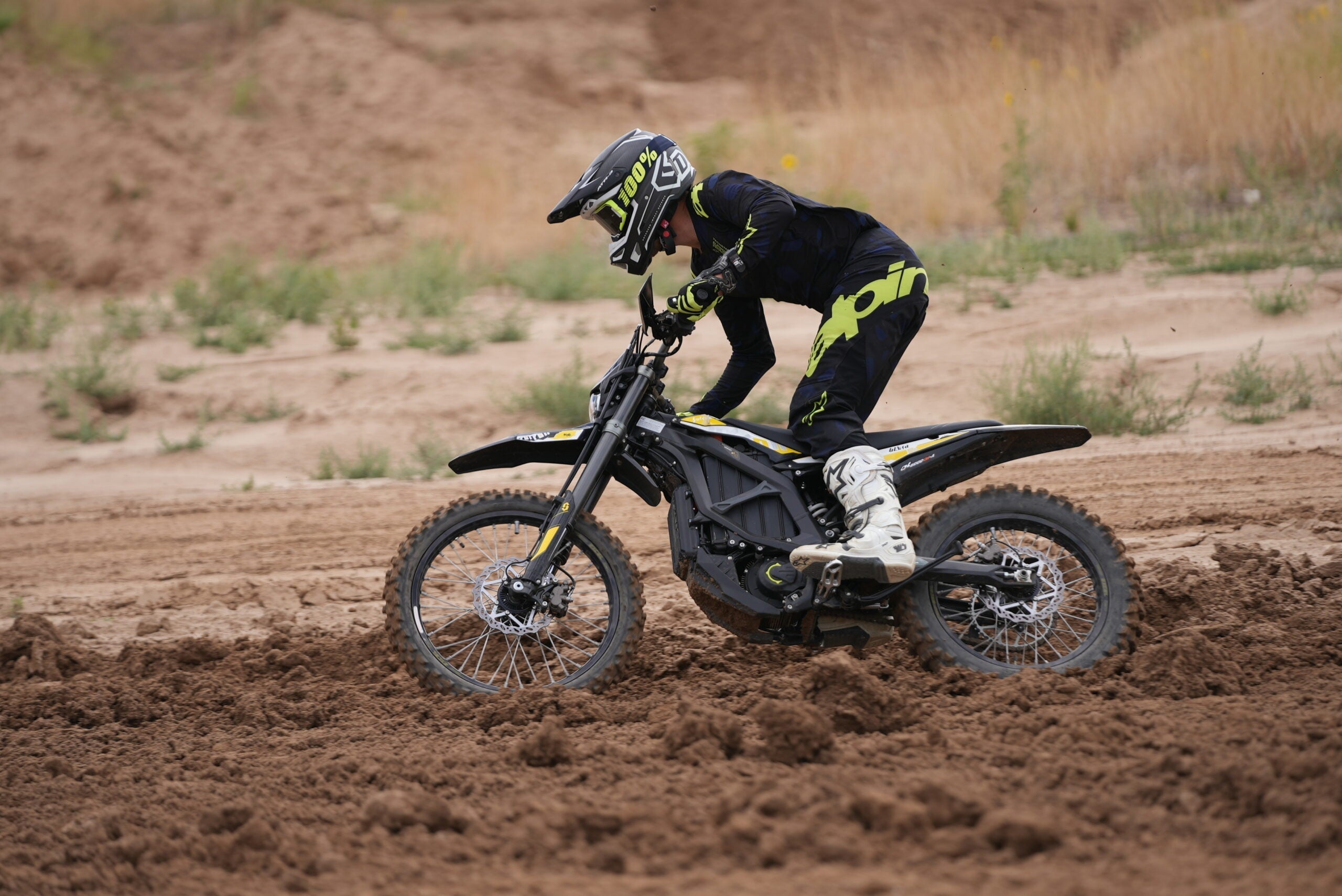 SurRon 2026: Breaking the Rules of Traditional Dirt Biking